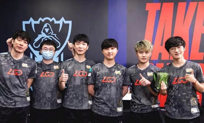 王霜等亚冠 王霜等亚冠