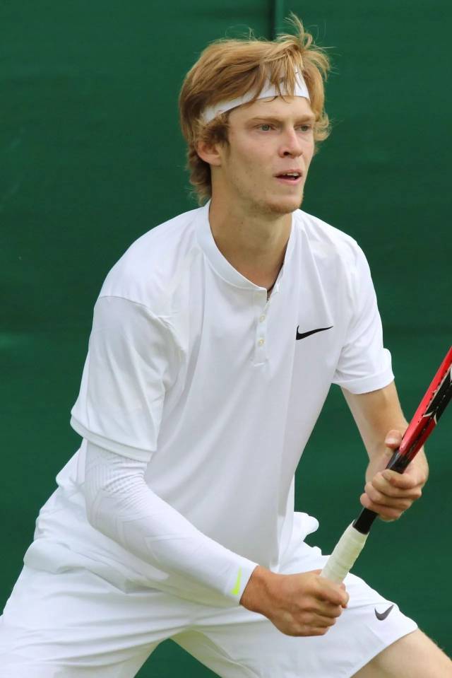 凭借不断优 凭借不断优