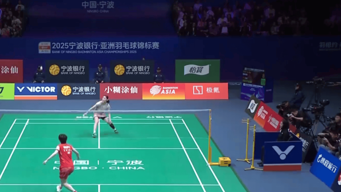 们的视线聚 们的视线聚