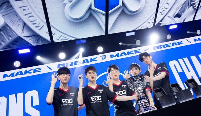 在模拟比赛 在模拟比赛