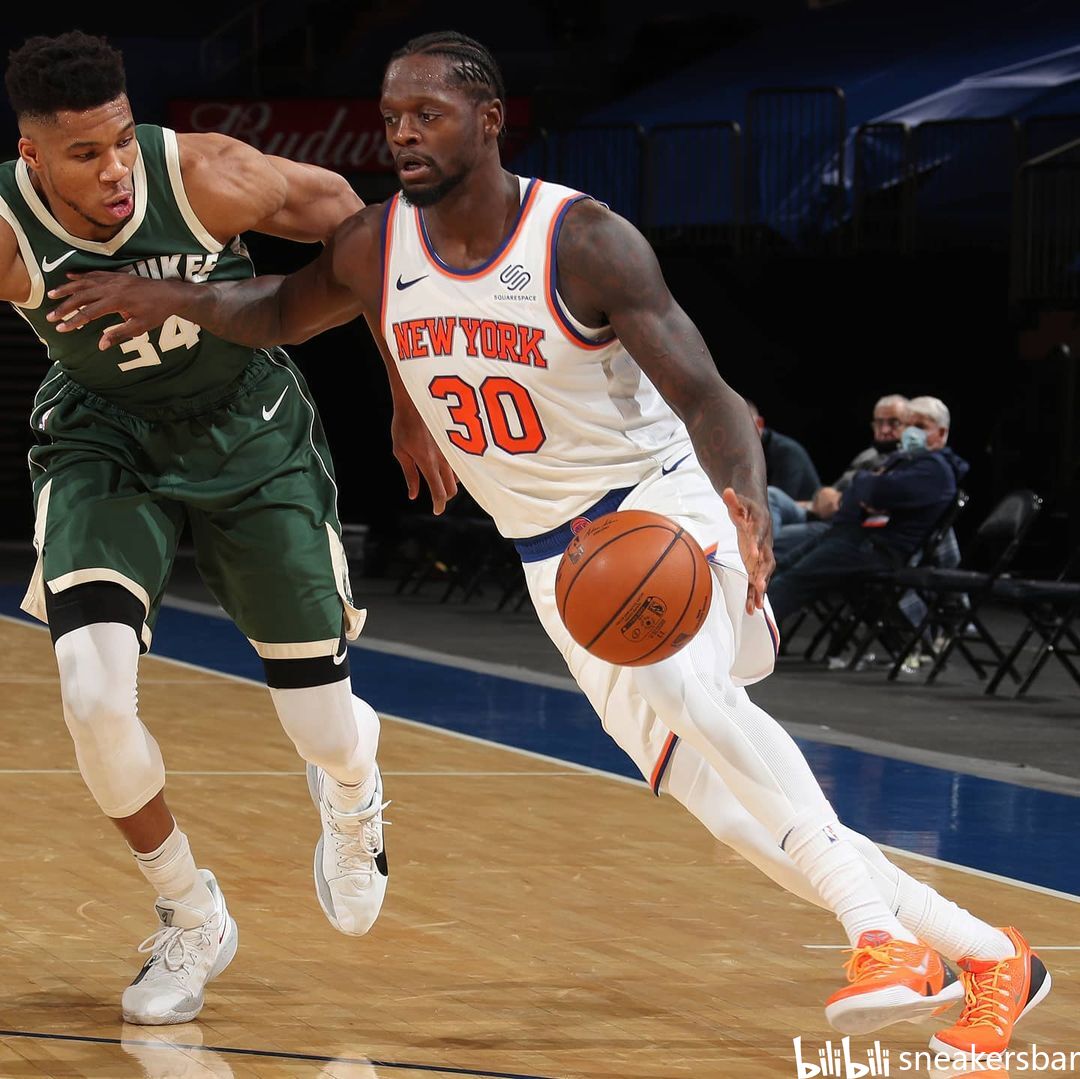 也在埋头苦 也在埋头苦